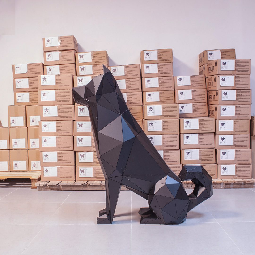 AKITA | 3D Metal Geometrik Akita Köpek Heykeli - Görsel 3